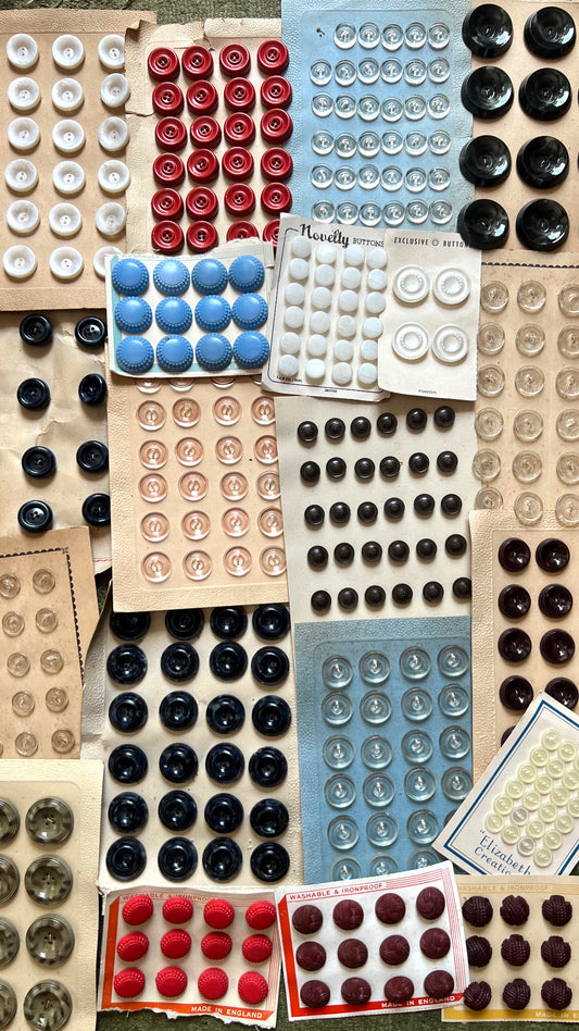 20 Sheets of Vintage Bakelite, Plastic and Glass Buttons (J)