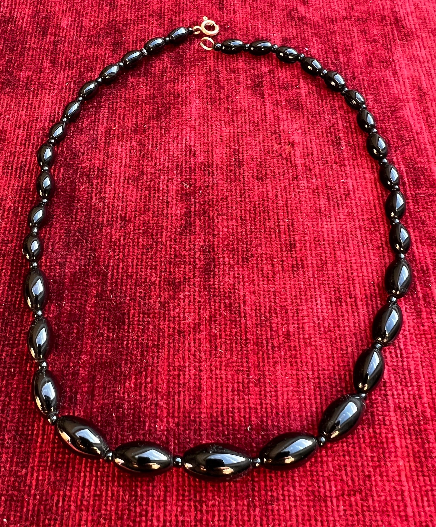 Simple but Effective Vintage Black Glass Necklace