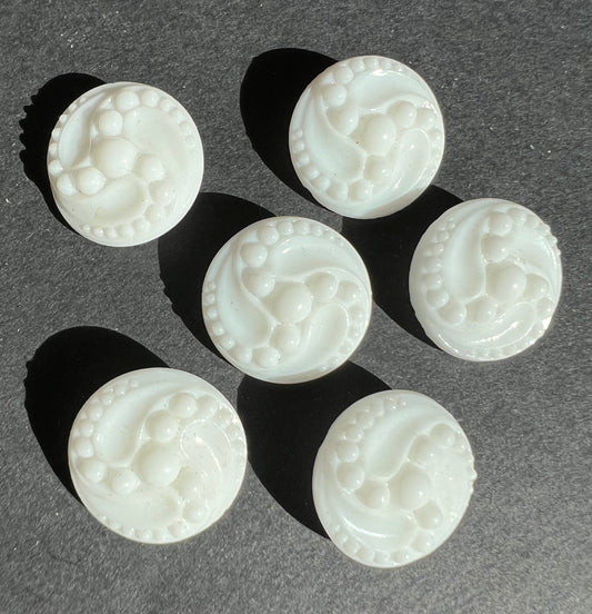 6 Vintage 1920s White Swirly 1.4cm or 1.8cm Glass Buttons