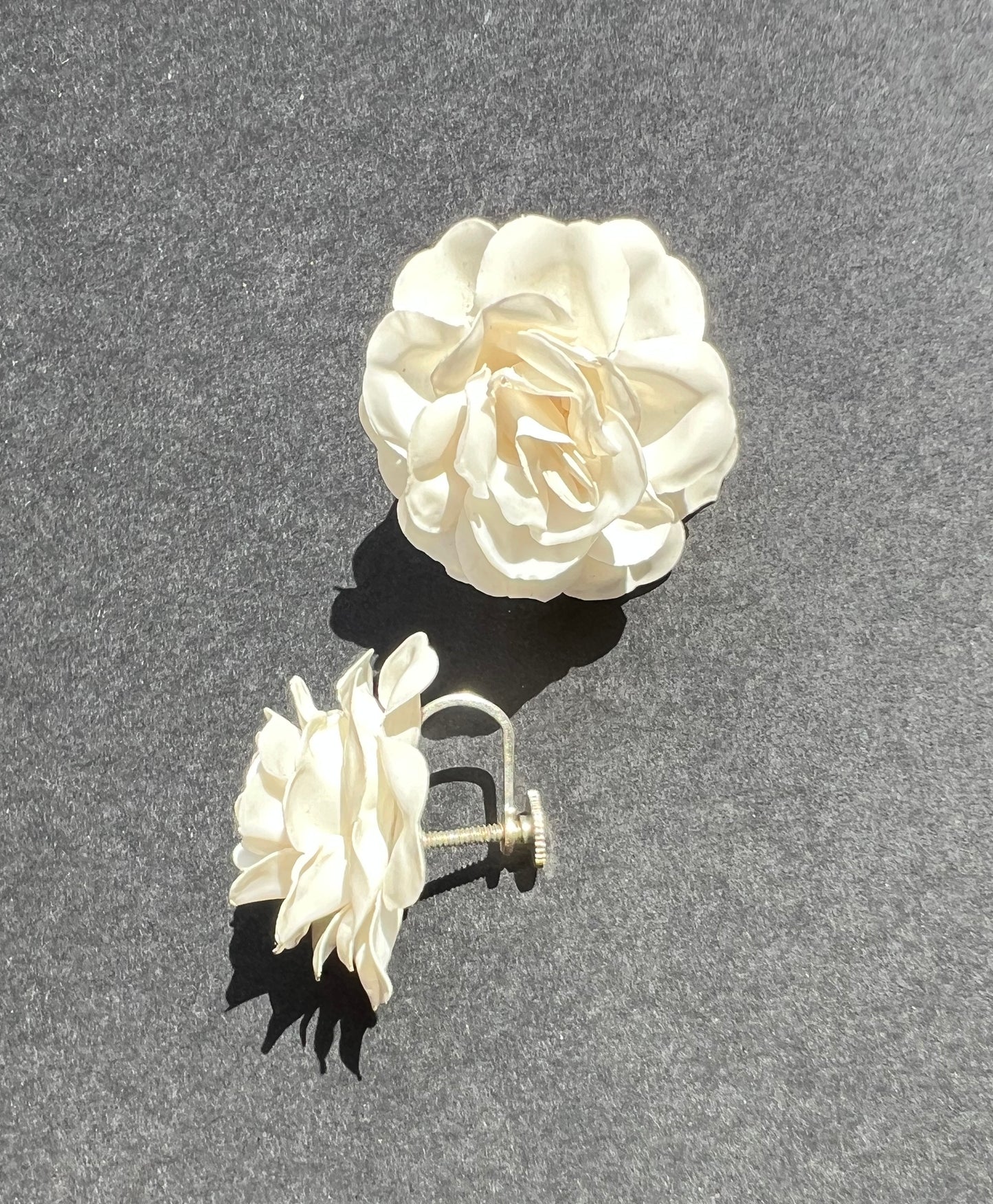 Vintage 1940s  White Celluloid Flowers Screw On Earrings