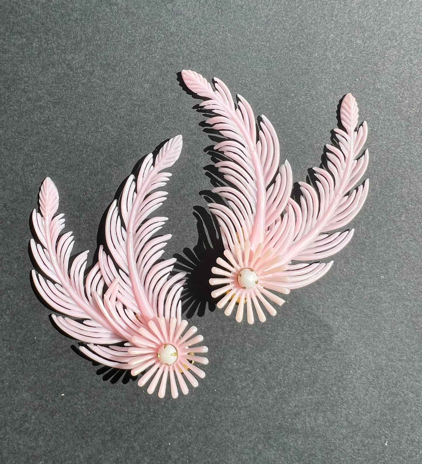 Happy 1950s Pale Pink Clip-On Earrings