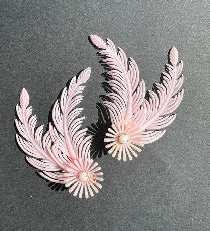Happy 1950s Pale Pink Clip-On Earrings