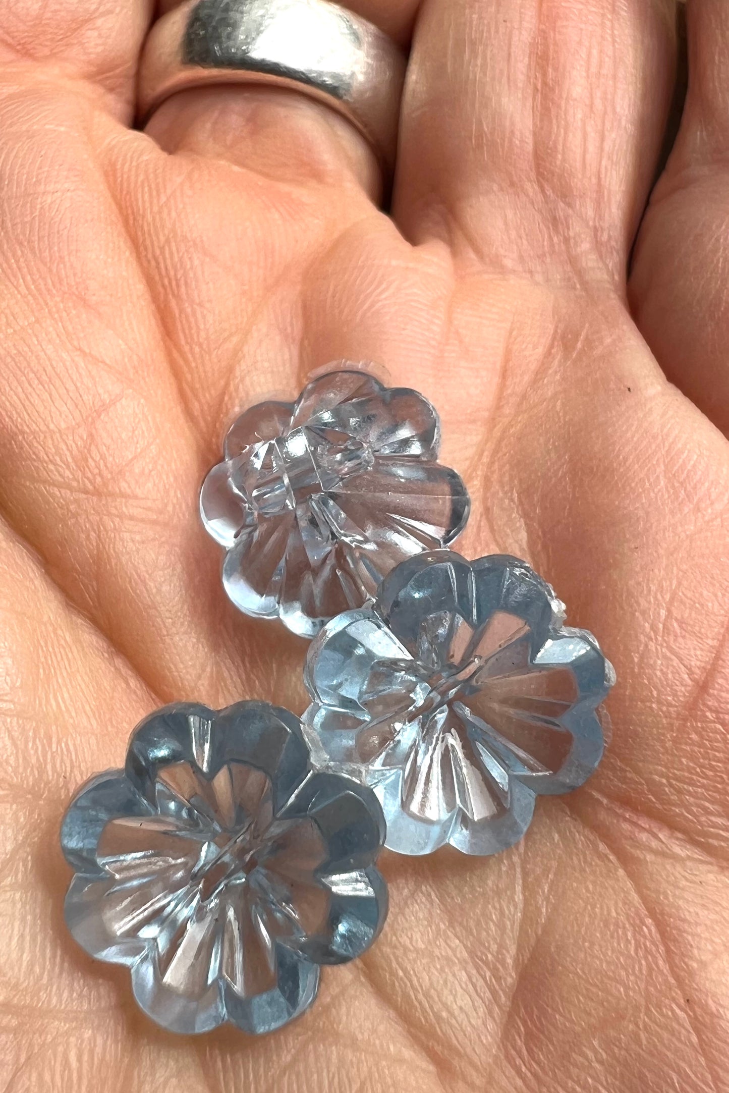 6 Vintage 12mm Sparkly Blue Flower Buttons