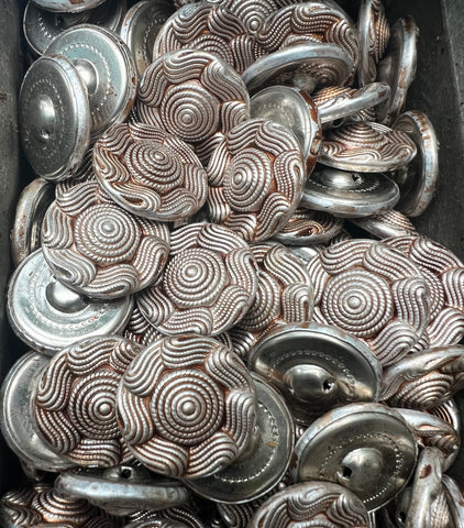 1 Gross -144 -Bronze Tone VINTAGE Swirly Metal Buttons - 2.3cm wide
