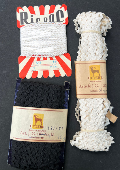 Job Lot of 5 Packages of Vintage Ric Rac - 156 yards of it !