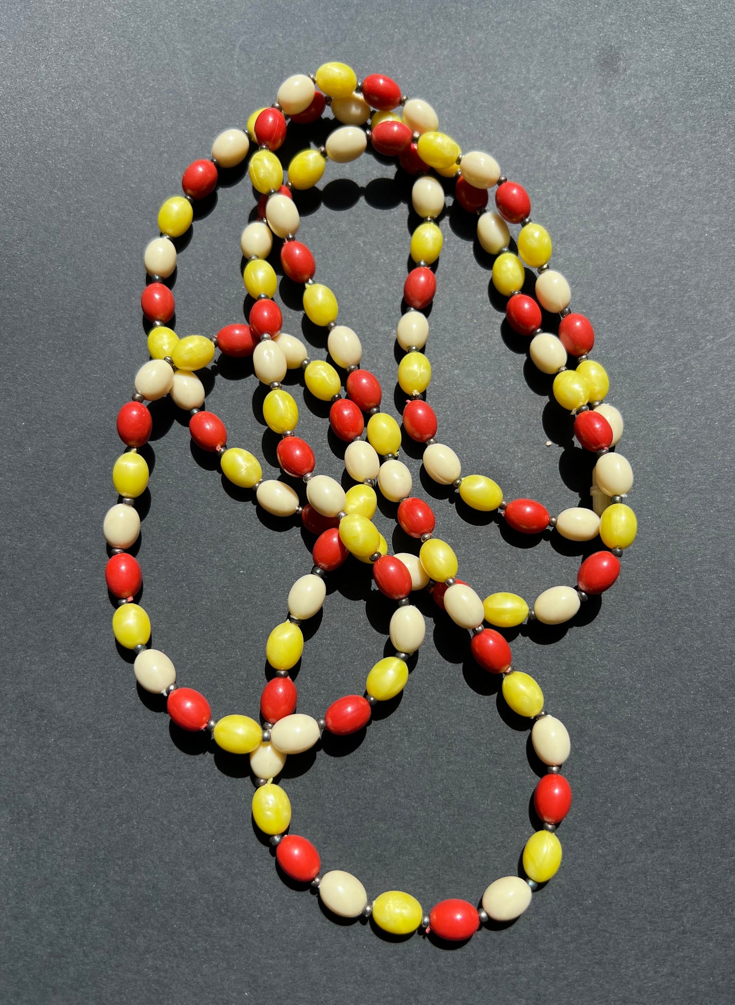 Not At All complicated Vintage Lucite Bead Necklace