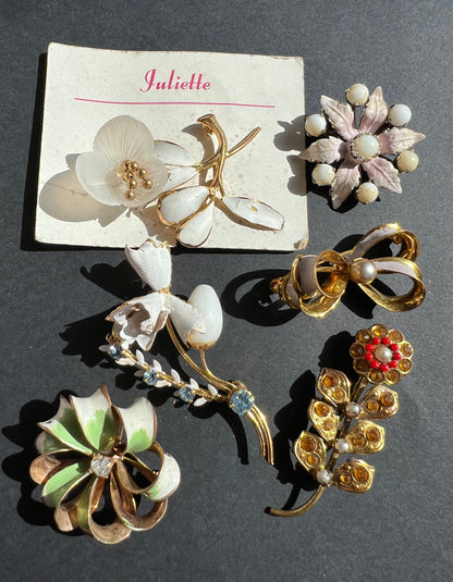 6 Vintage Brooches with some wear or a bit grubby