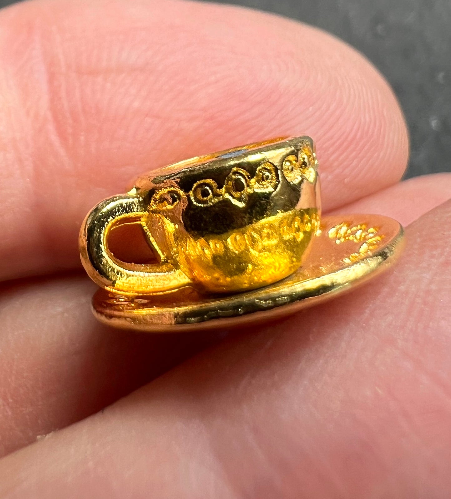 3D Gold Tone Cup + Saucer Charm / Pendant 1.4cm