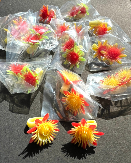 WHOLESALE 12 x Wonderfully Cheerful 1960s Plastic SUNFLOWER Clip On Earrings