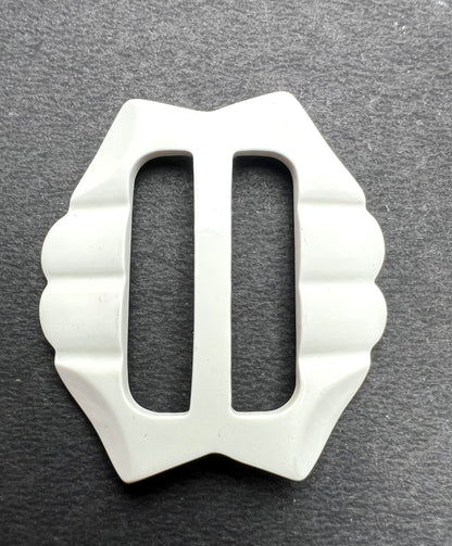 Appealing 1940s 5cm White Belt Buckle for up to 3cm Belt.