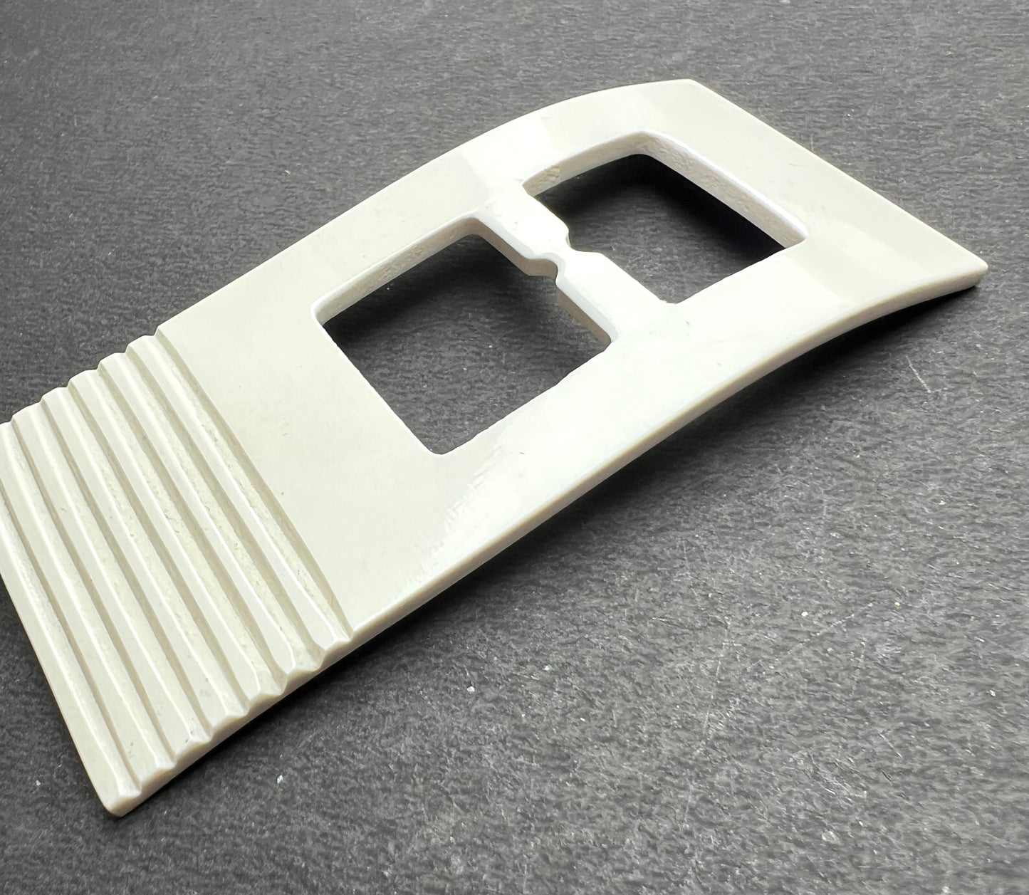 Unusual 1940s White Long 9.5cm Buckle for up to 2.2cm Belt