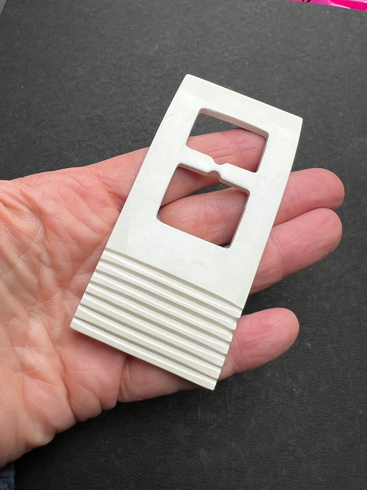 Unusual 1940s White Long 9.5cm Buckle for up to 2.2cm Belt