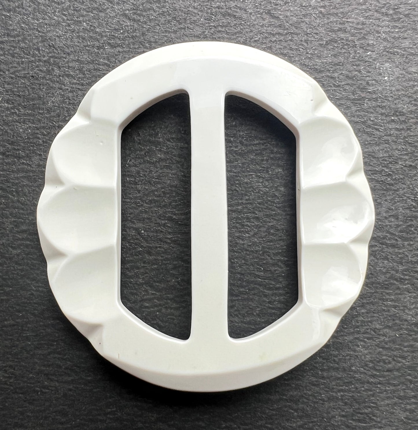 1940s Pure White Round 4cm Buckle for up to 2.6cm Belt