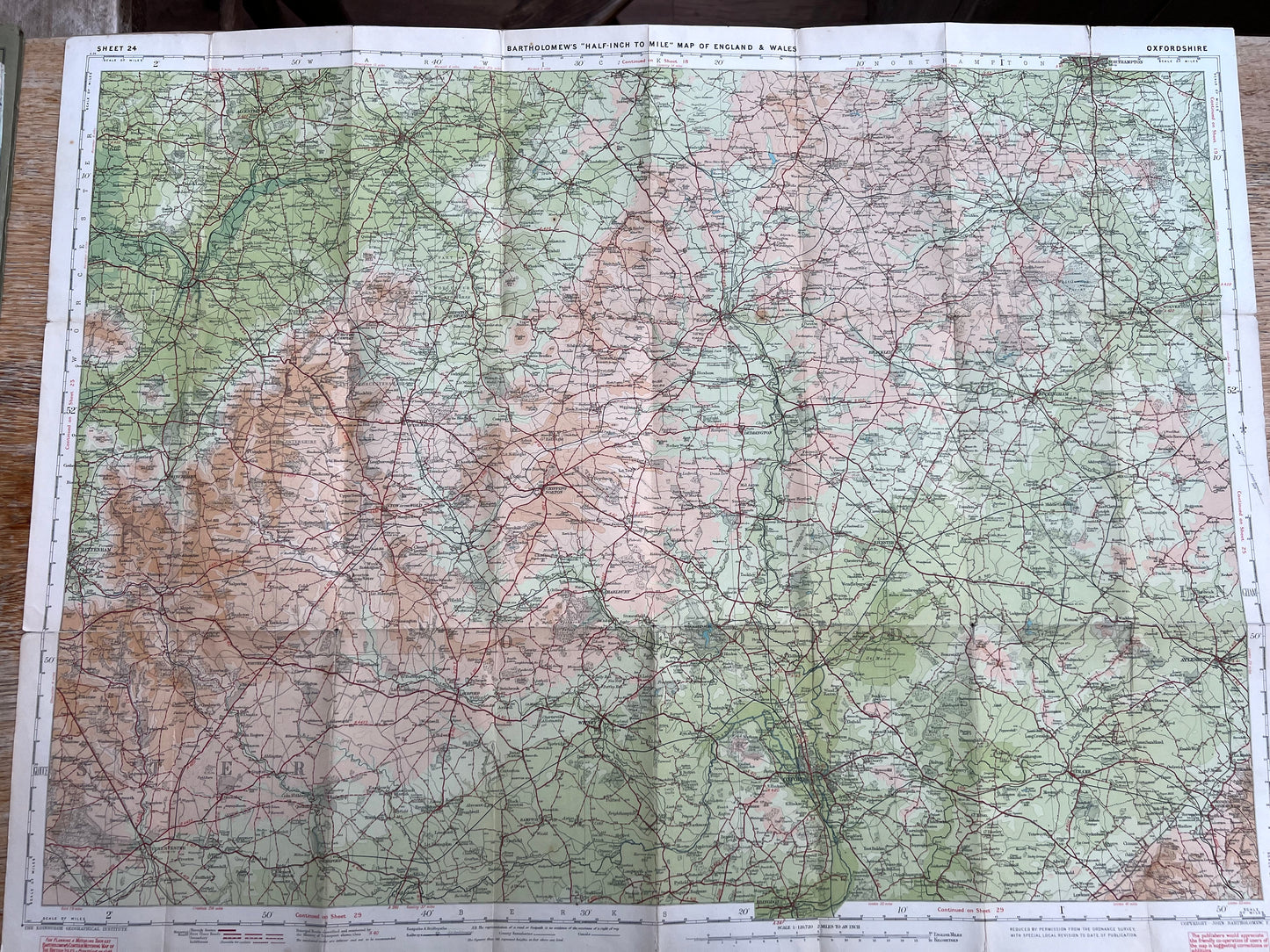 Early 1940s Map of OXFORDSHIRE on Cloth