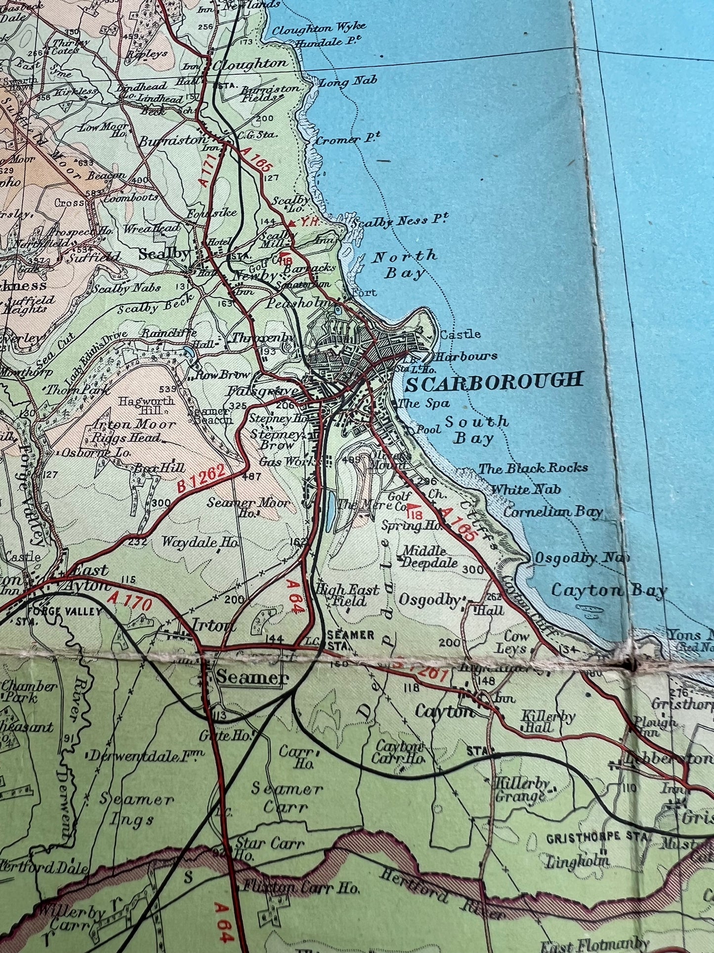 1945 Map of N Yorkshire Coast on Cloth (Sheet 36)