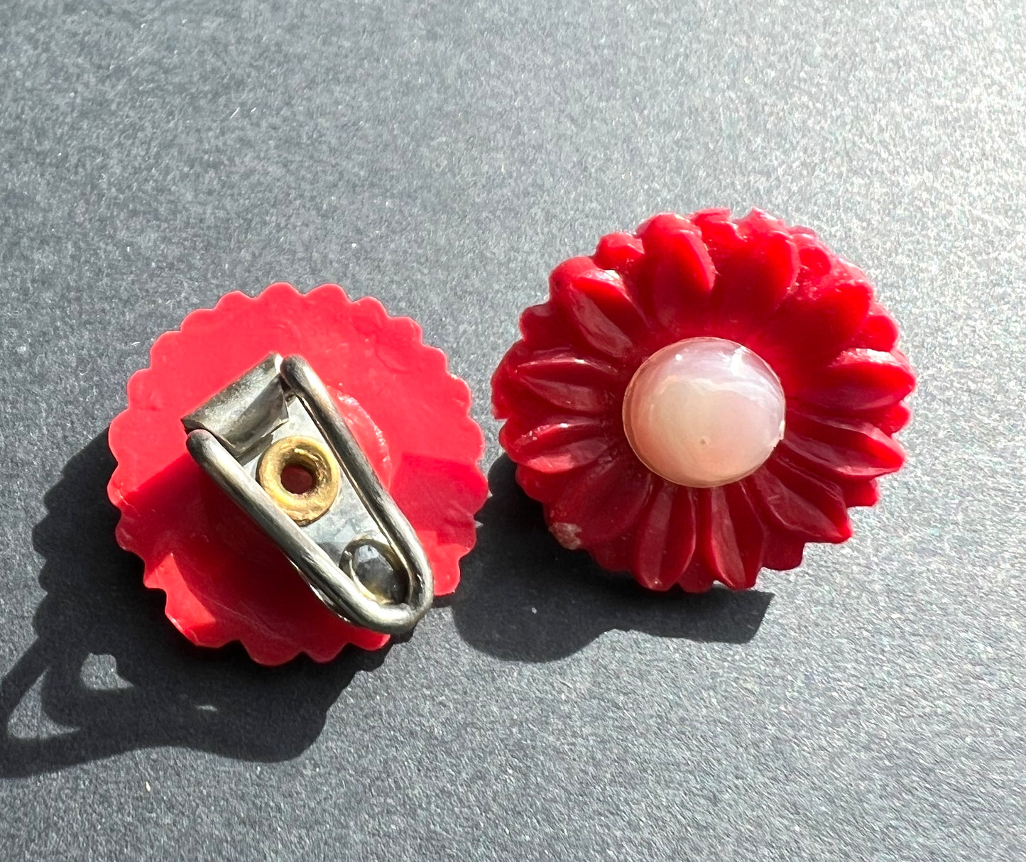 Delightful Little 1940s Flower Clip-on Earrings - 1.8cm wide.