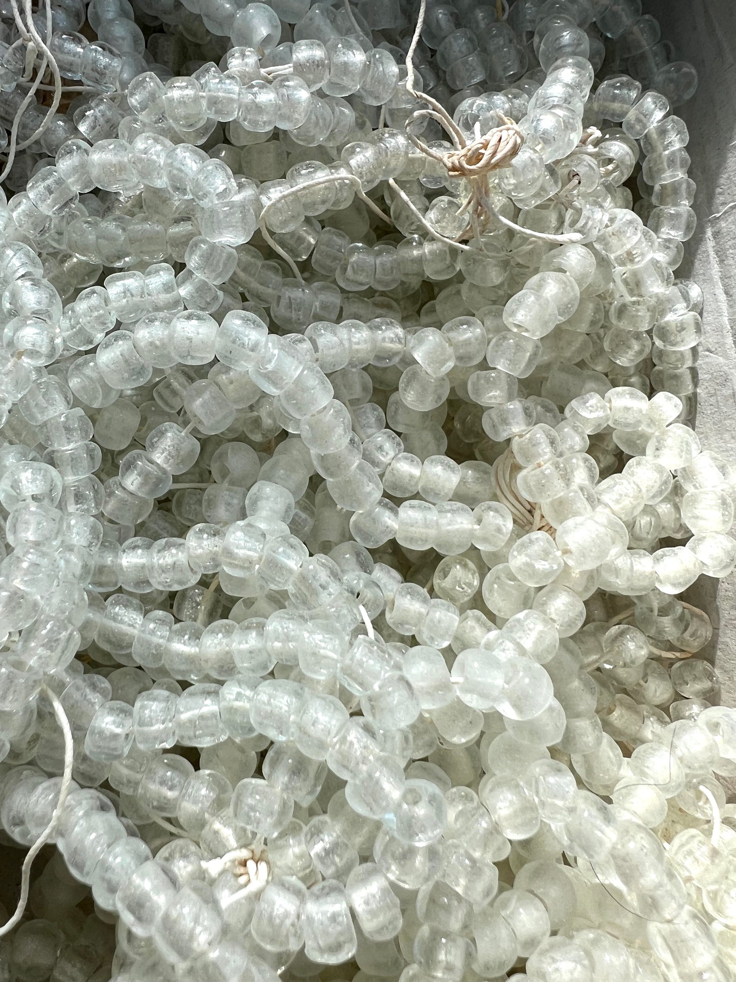 1.25kg of Vintage Strings of 3mm Hand Blown Clear Glass Beads (Some Broken Strings )