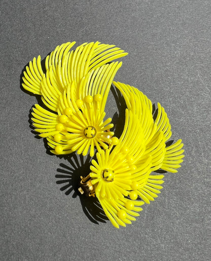 Cheerful Yellow 1950s Clip-On Yellow Earrings
