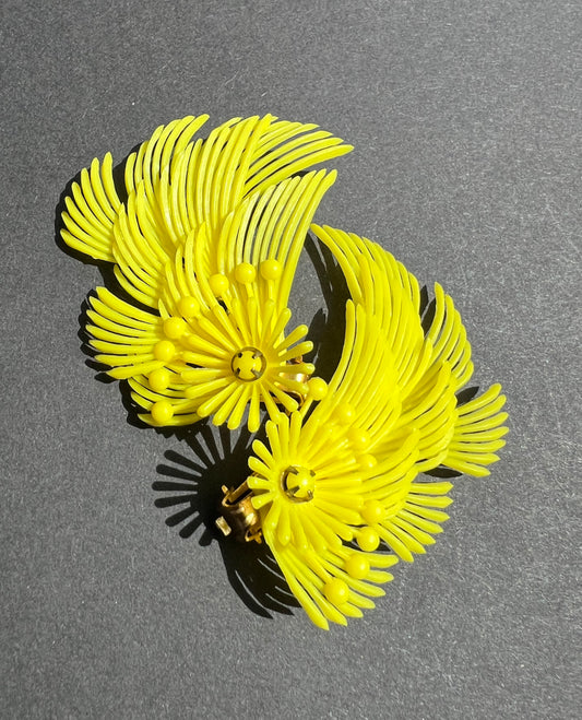 Cheerful Yellow 1950s Clip-On Yellow Earrings