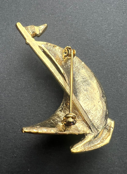 Dynamic and Carefree Vintage Yacht Brooch