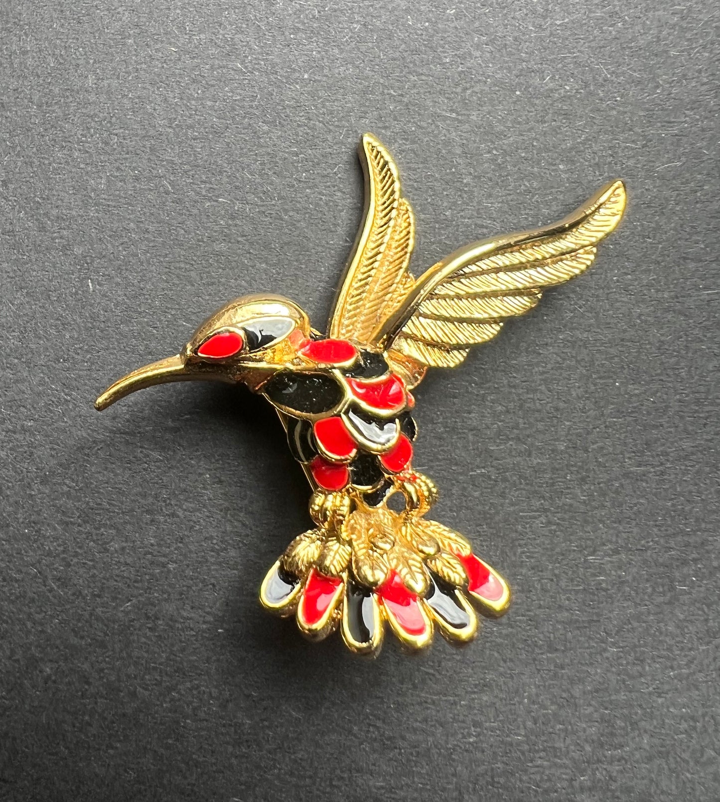 Jaunty Vintage Enamel Humming Bird Brooch