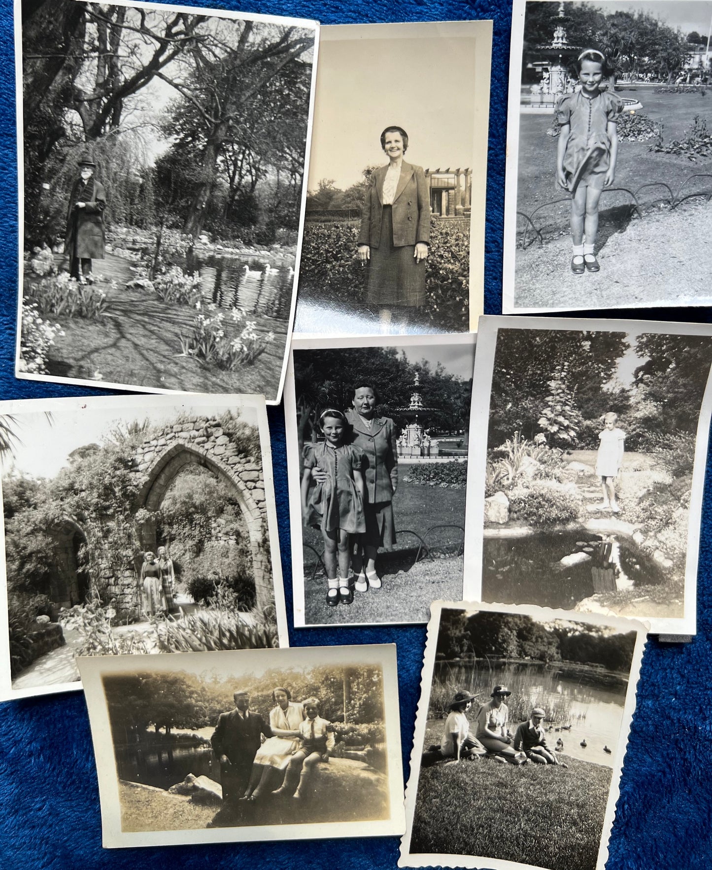 8 Old Photos of People in the Park. (E22)