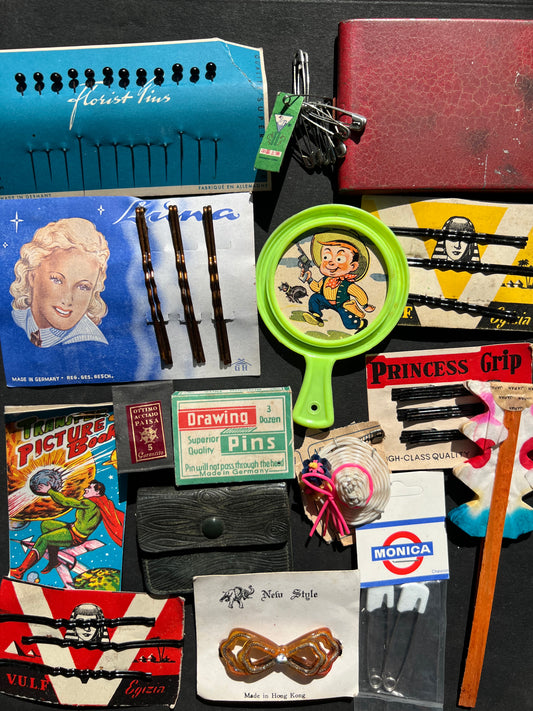 Job Lot of Random Vintage from The Bottom of a Box. 5