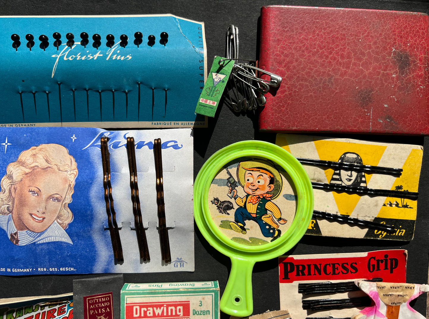 Job Lot of Random Vintage from The Bottom of a Box. 5