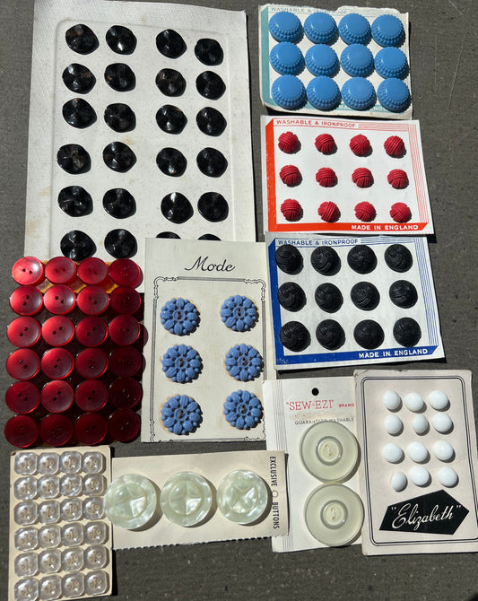 10 Sheets of Vintage Glass, Bakelite and Lucite Buttons (P)
