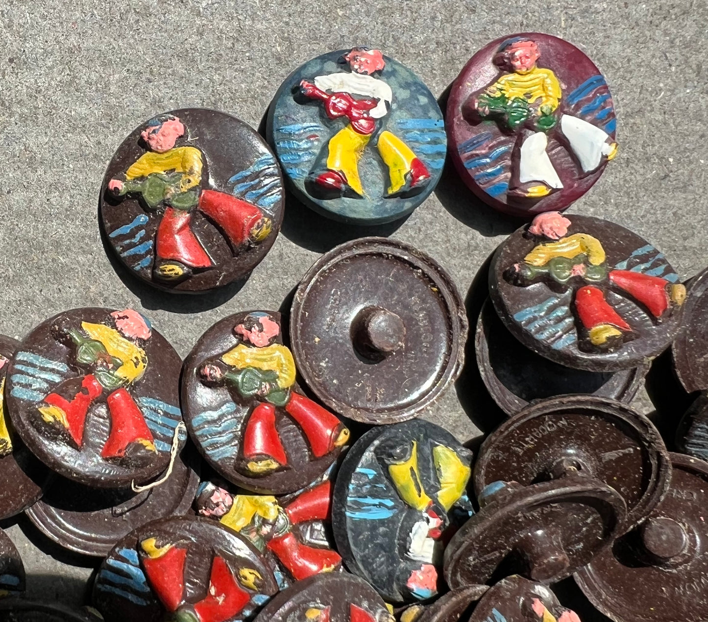 100 Vintage Sailor Buttons (Slight paint wear)