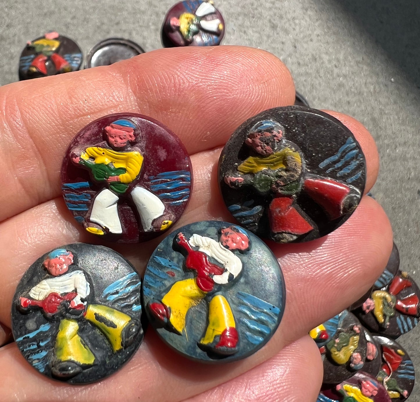 100 Vintage Sailor Buttons (Slight paint wear)