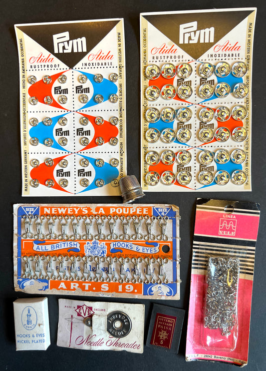 8 Vintage Haberdashery items - All VERY Useful !