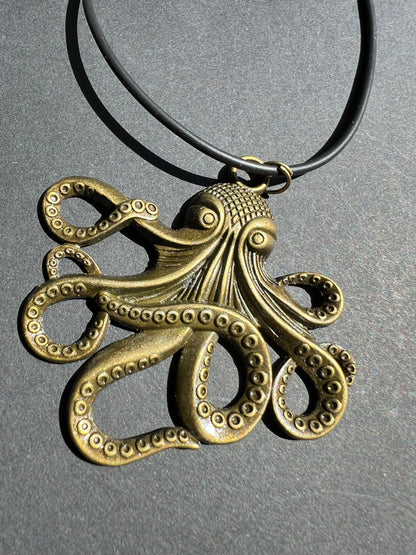 Magnificent 6cm Bronze Octopus Pendant