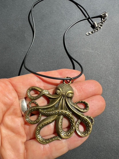 Magnificent 6cm Bronze Octopus Pendant