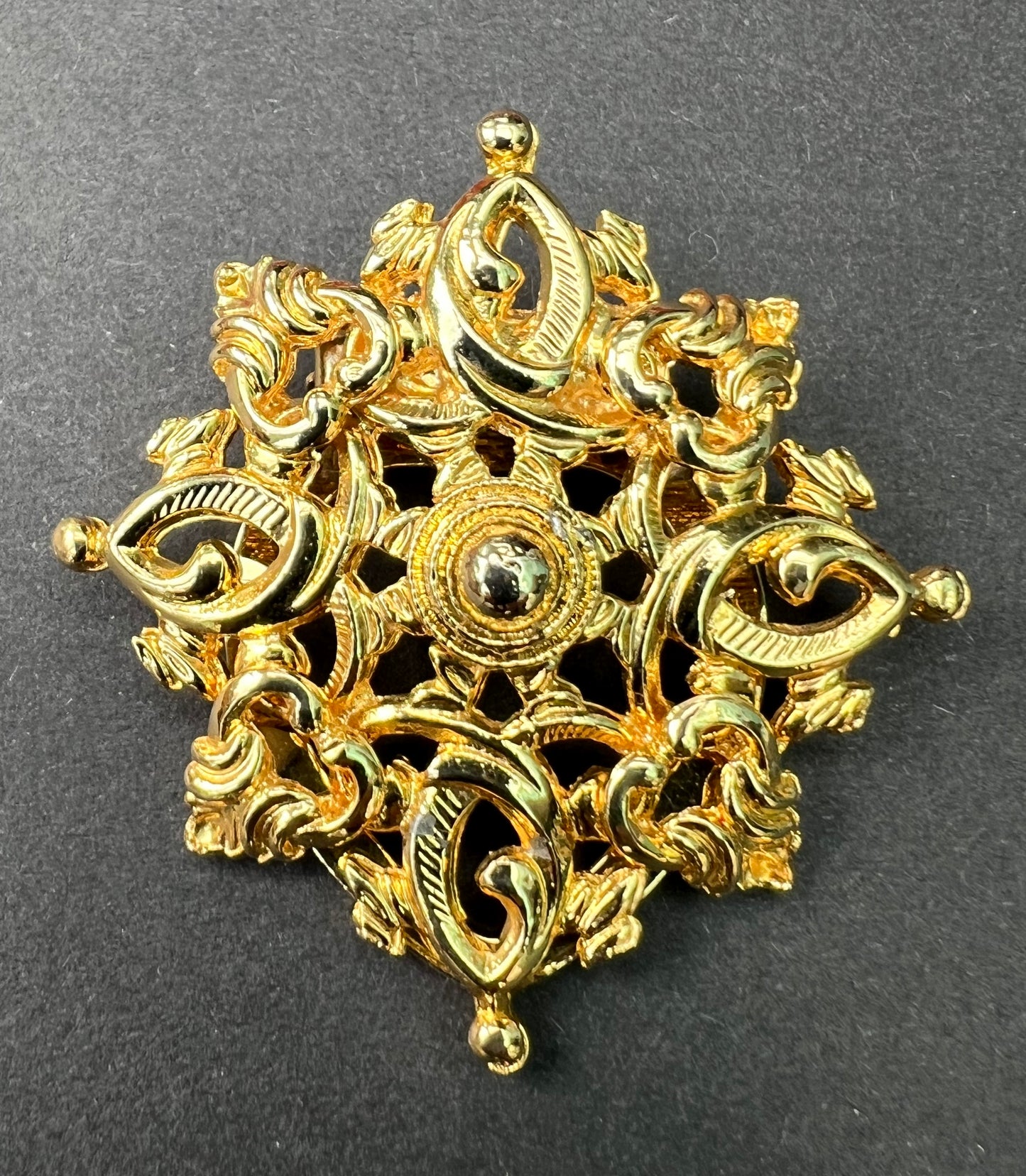 Wonderfully Ornate Vintage Scarf Clip