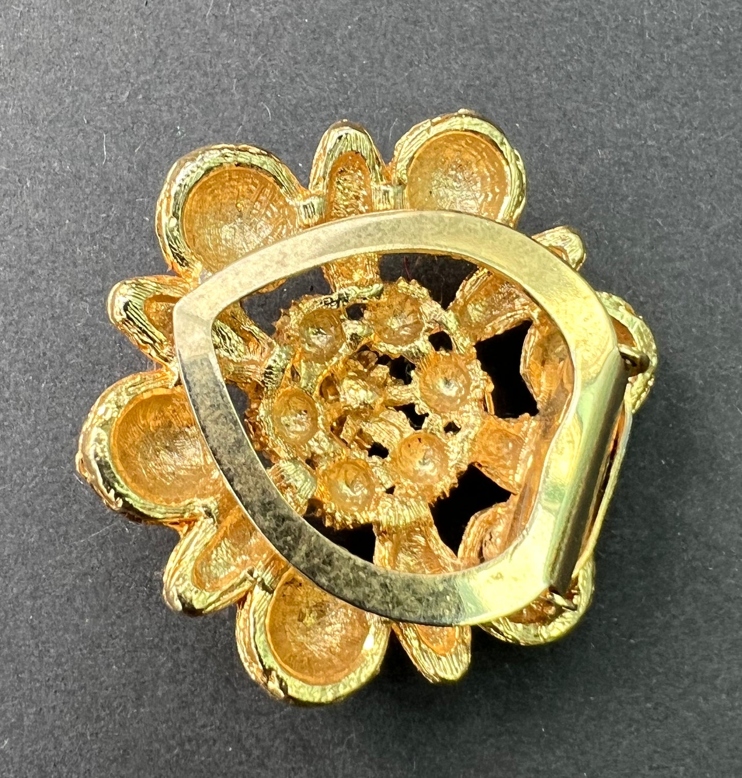 1960s Faux Pearl Golden Scarf Clip