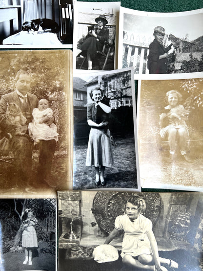 21 Old Photos of Cat..and sometimes Their Owners.. (F12)