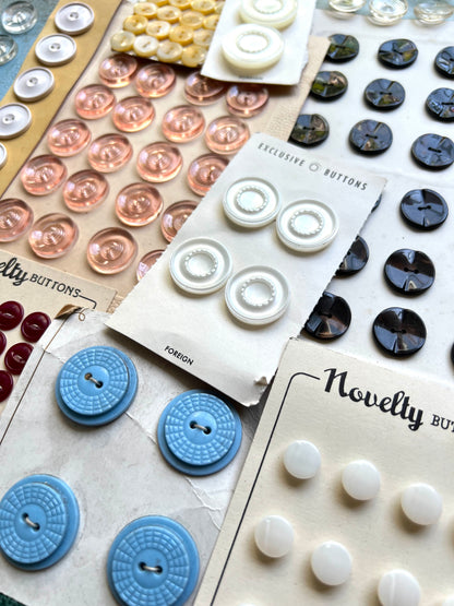 15 Sheets of Assorted Coloured Vintage Glass, Bakelite and Lucite Buttons (U)