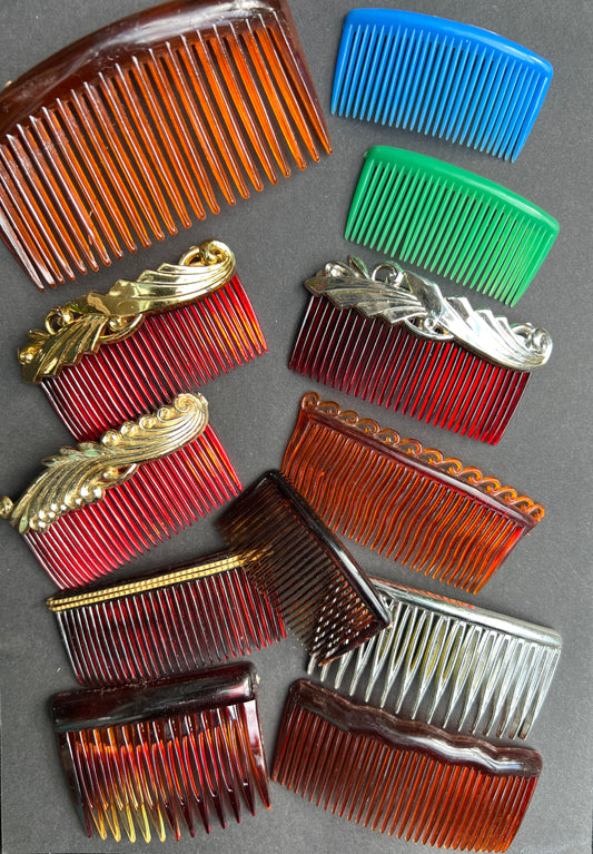 Job Lot of 12 Vintage Hair Combs (2)