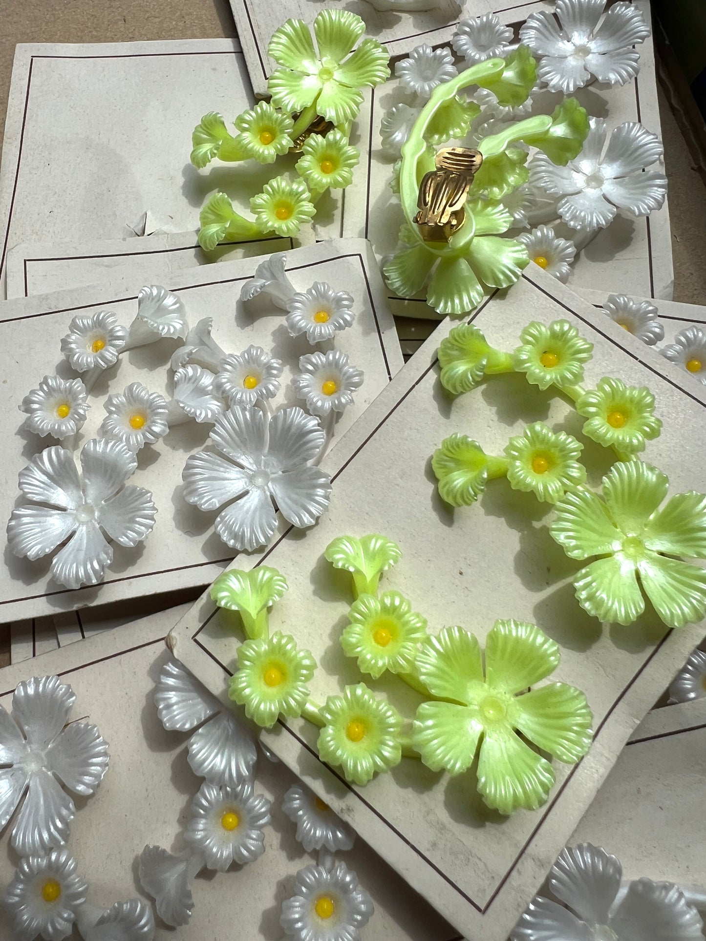 9 Pairs of Pretty Vintage Flower Clip On Earrings that need Beads