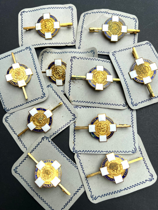 10 x Tarnished 1942 THE PEOPLE OF MALTA "FOR GALLANTRY" GEORGE CROSS Enamel Brooches