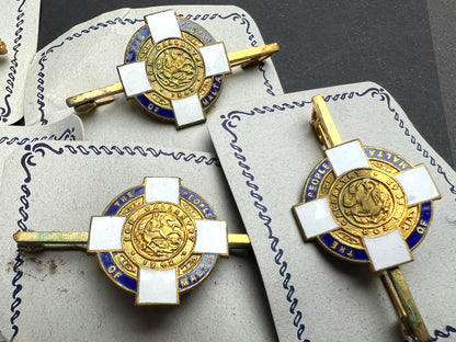10 x Tarnished 1942 THE PEOPLE OF MALTA "FOR GALLANTRY" GEORGE CROSS Enamel Brooches