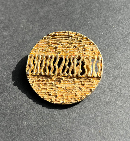 Very 1960s Textured Golden Scarf Clip