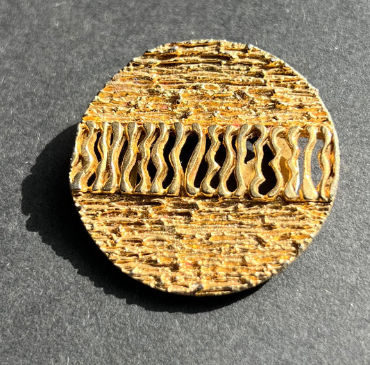 Very 1960s Textured Golden Scarf Clip