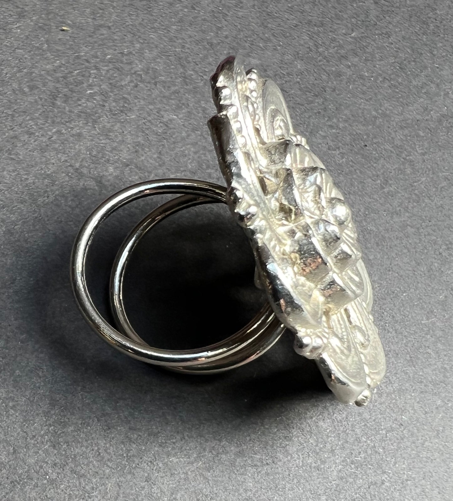 Pleasing Silver Tone Vintage Scarf Clip