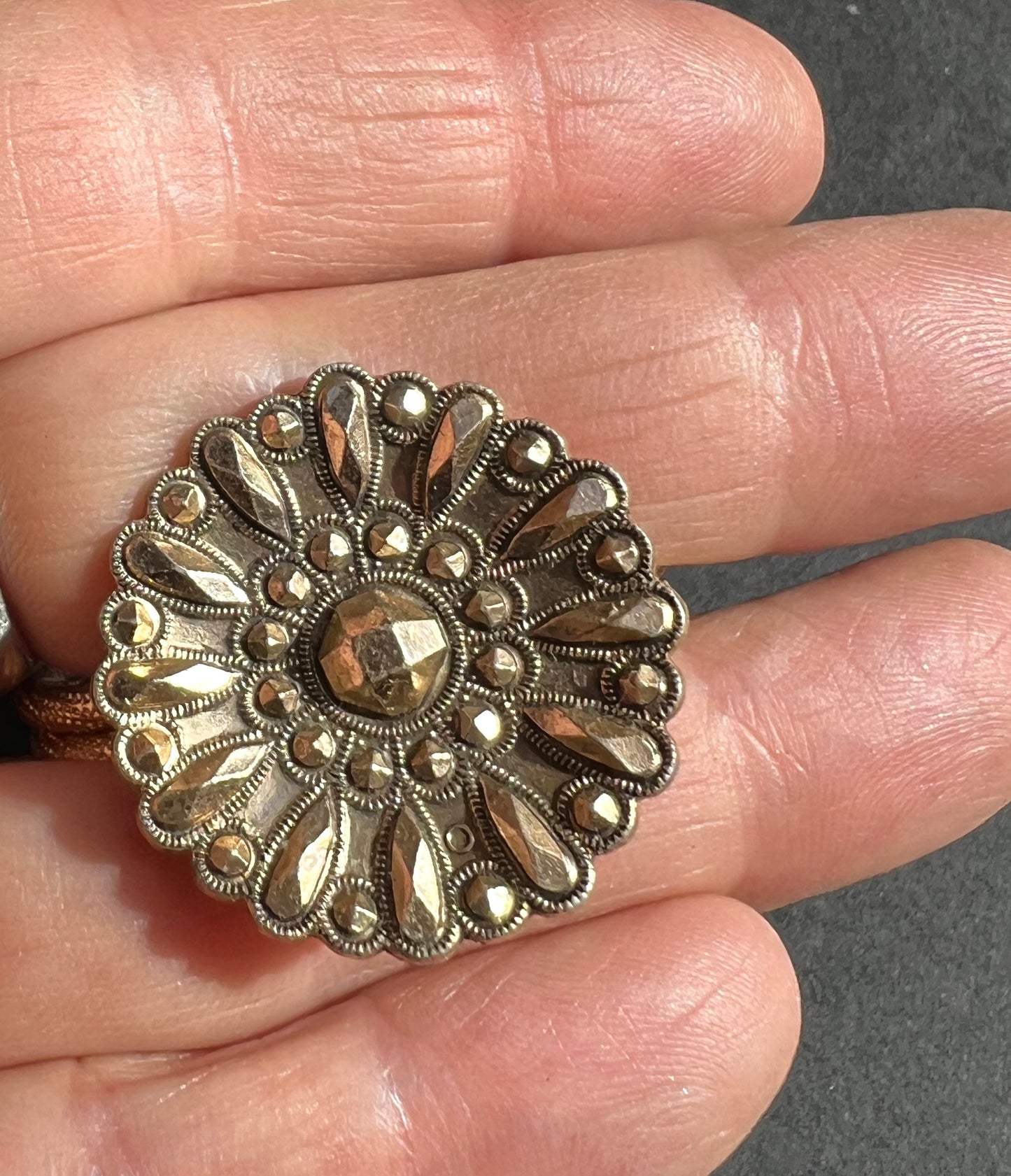 Bronze Tone Vintage Scarf Clip