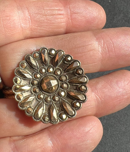 Bronze Tone Vintage Scarf Clip