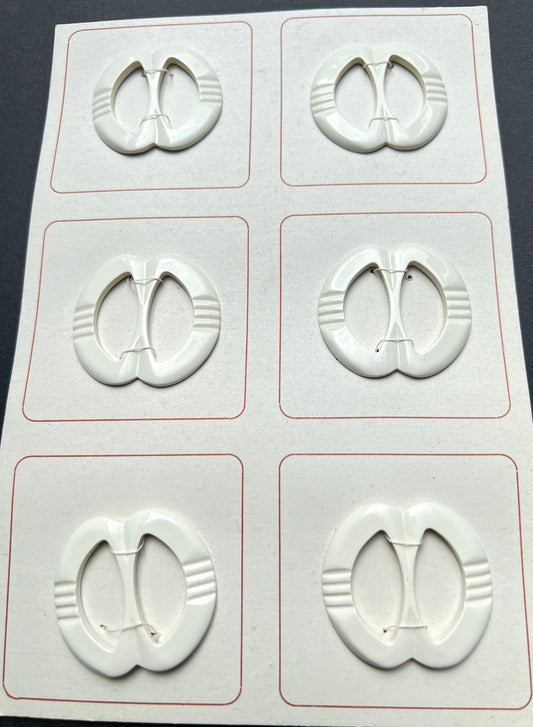 WHOLESALE Sheet of 6 Vintage 1940s White Apple Shaped 4cm Buckle for up to 2.5cm wide Belt