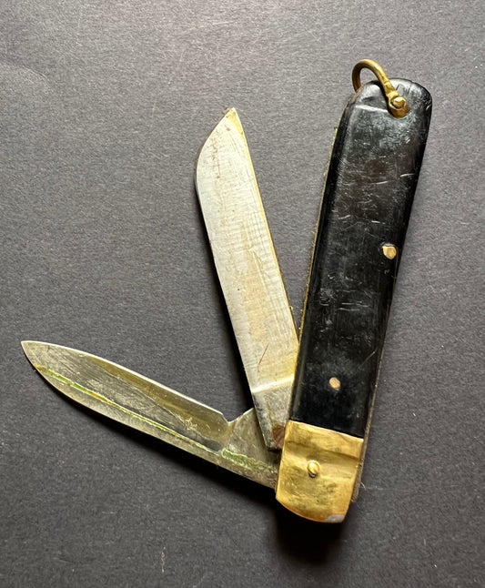 Very Satisfying Vintage Penknife.