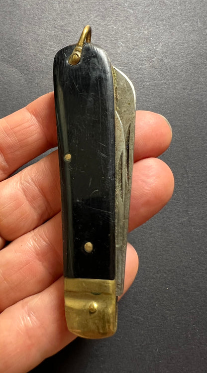 Very Satisfying Vintage Penknife.